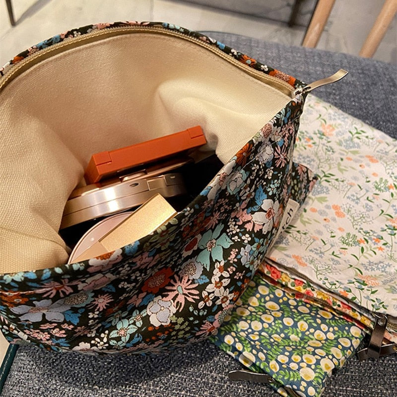 Retro Floral Cosmetic Bag (Large, Different Patterns)