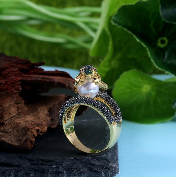 Lucky Golden Toad Pearl Ring