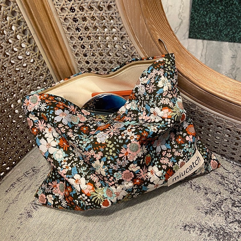 Retro Floral Cosmetic Bag (Large, Different Patterns)